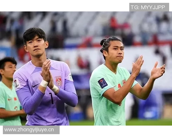 亚洲杯决赛再现经典对决 球迷热议胜负背后的战术博弈与球员表现 亚洲杯决赛再现经典对决 球迷热议胜负背后的战术博弈与球员表现